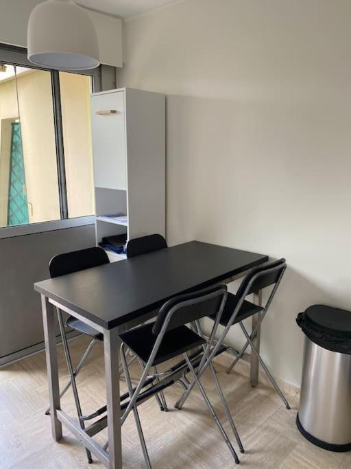 Studio Eleverca 3*- Rez De Jardin Terrasse - Axelle Loc'Appart Mandelieu Exteriér fotografie