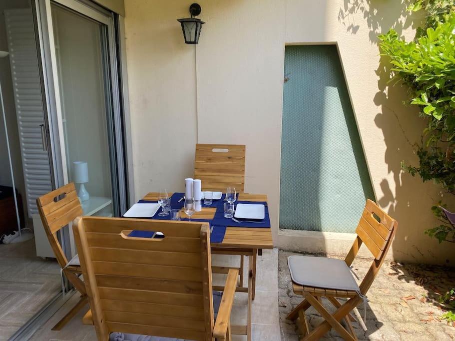 Studio Eleverca 3*- Rez De Jardin Terrasse - Axelle Loc'Appart Mandelieu Exteriér fotografie