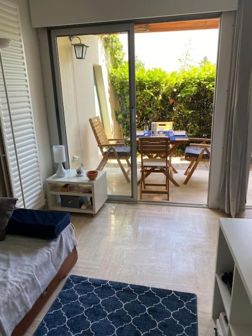 Studio Eleverca 3*- Rez De Jardin Terrasse - Axelle Loc'Appart Mandelieu Exteriér fotografie